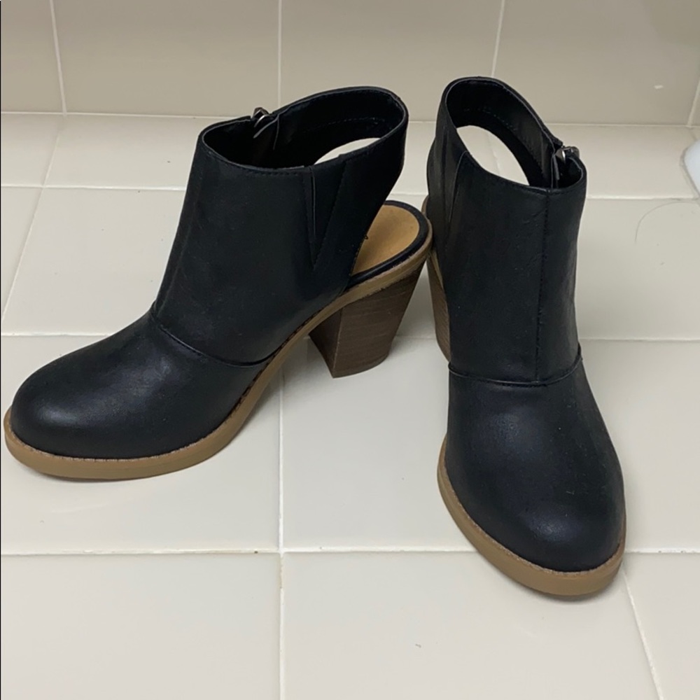 Women shoes.New